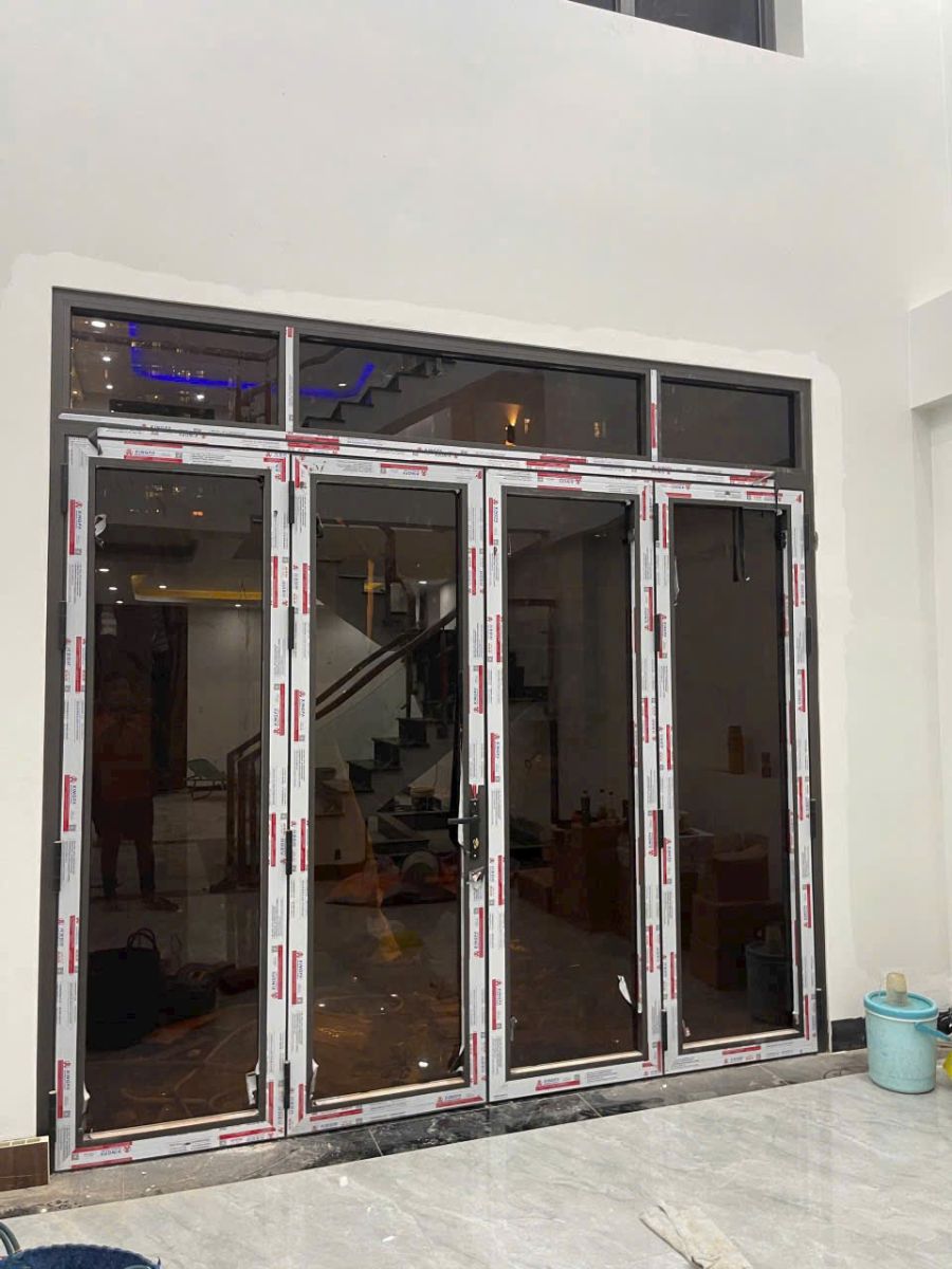Lắp đặt nhôm kính giá tốt Bình Dương